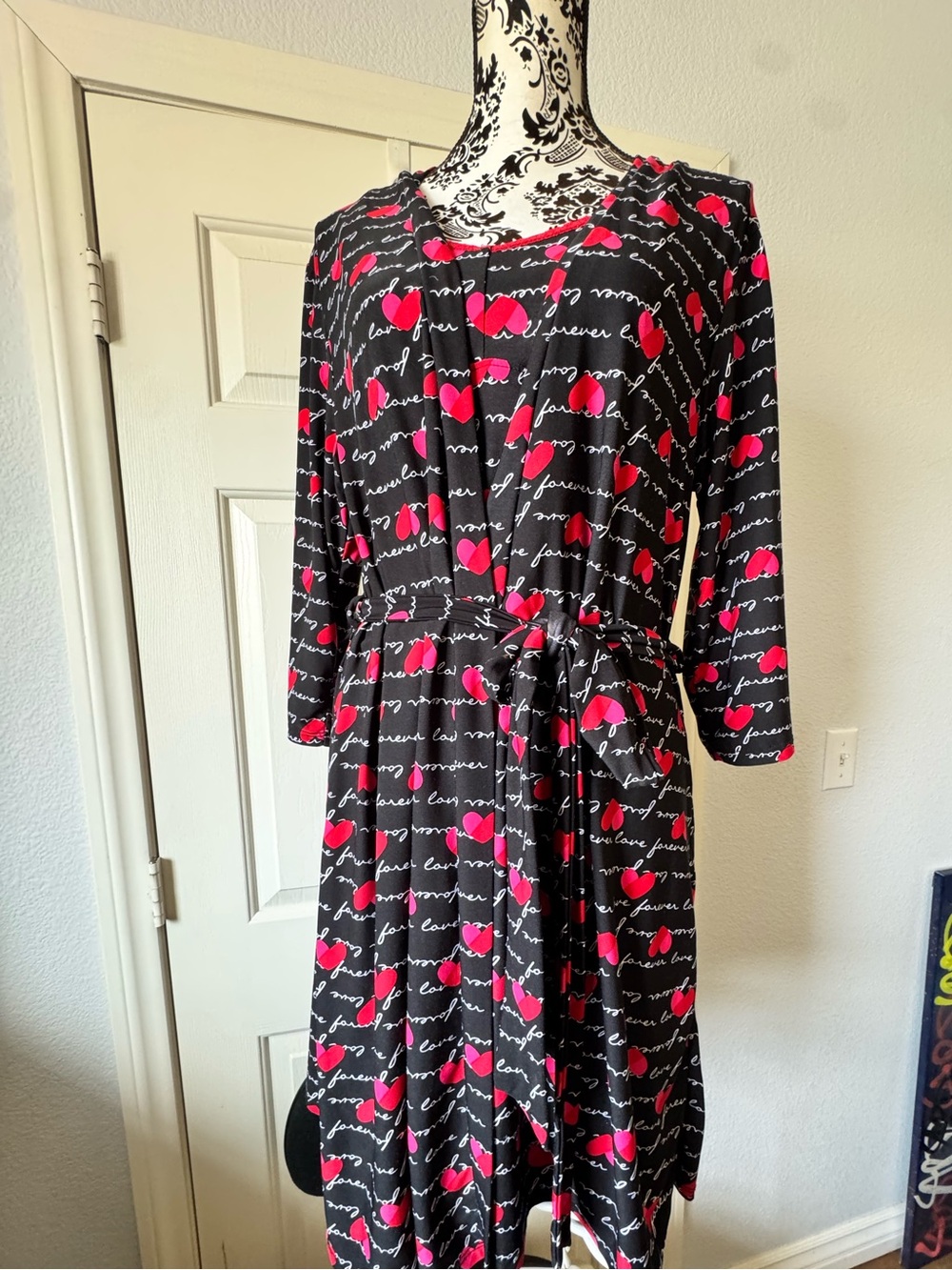 3/$15 Rene Rofe Black Sleepwear Robe & Slip with Red Heart Print - Picture 5 of 7
